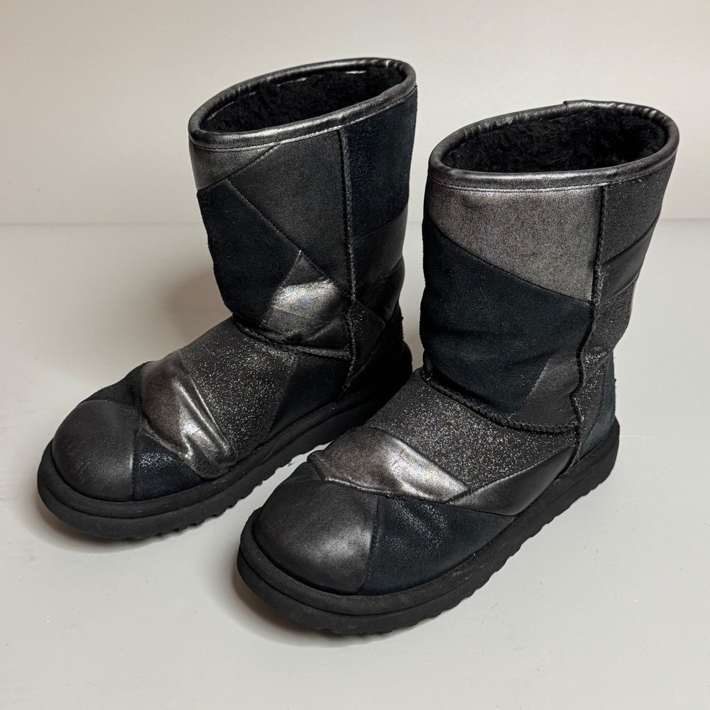 UGG Classic Womens Sz 7 Patchwork Metallic Black Silver Shearling Boots Short - Picture 3 of 10